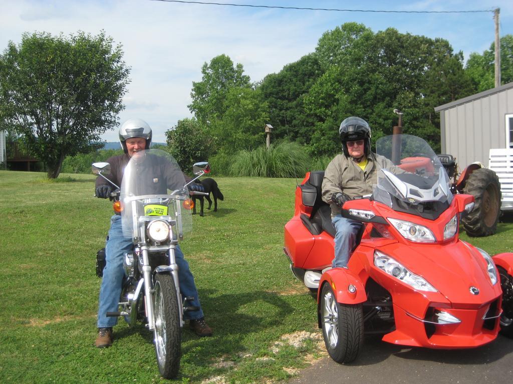 Wolf Creek Farm B&B And Motorcycle Manor At Wolf Creek Farm, Llc Ararat Esterno foto